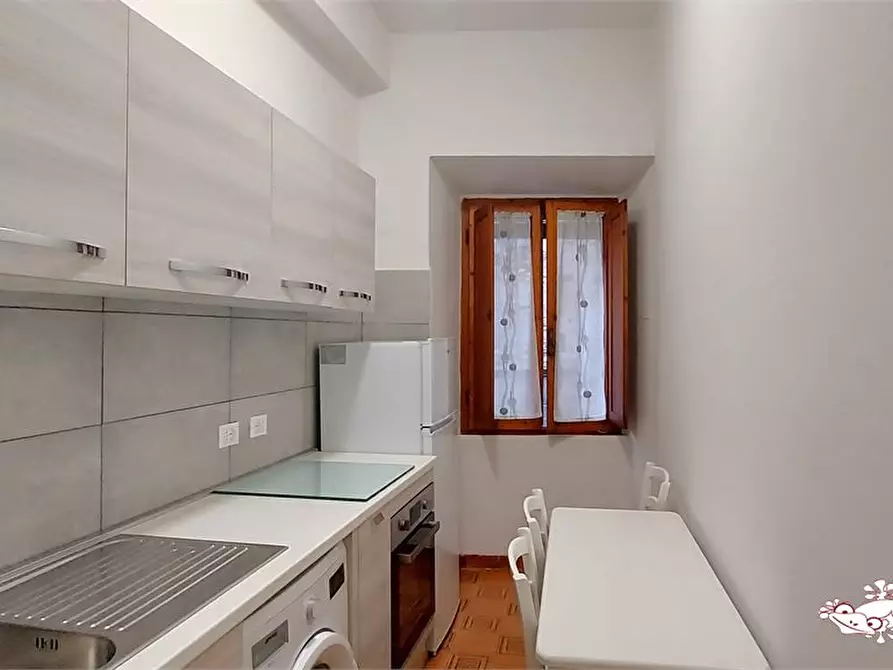 Immagine 2 di Appartamento in vendita  a San Gimignano