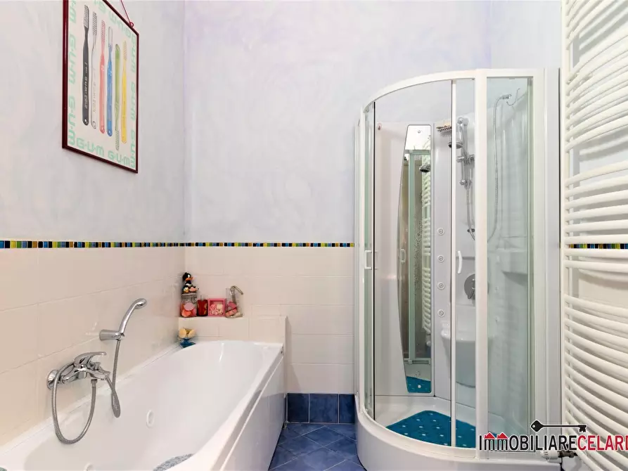 Immagine 10 di Appartamento in vendita  a Colle Di Val D'elsa