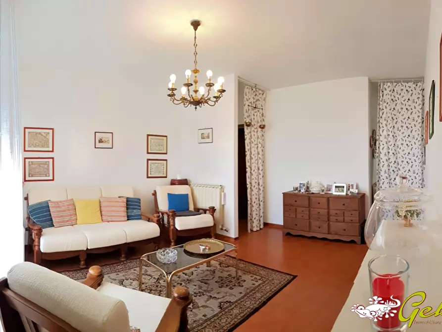 Immagine 4 di Appartamento in vendita  12 a San Gimignano