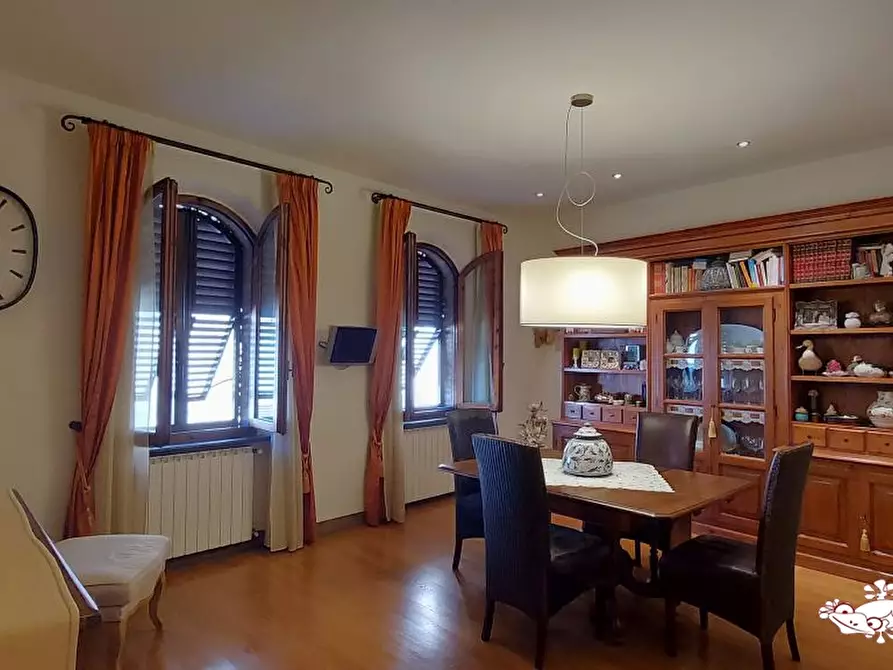 Immagine 5 di Appartamento in vendita  a San Gimignano