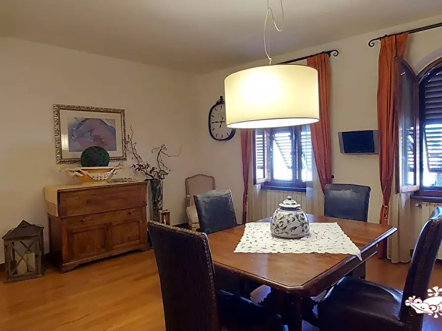 Immagine 4 di Appartamento in vendita  a San Gimignano