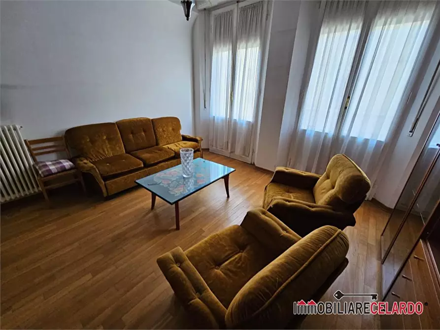 Immagine 6 di Appartamento in vendita  a Colle Di Val D'elsa