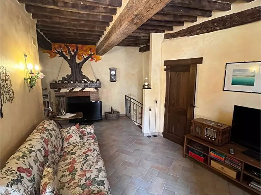 Immagine 10 di Appartamento in vendita  11 a Castiglione D'orcia