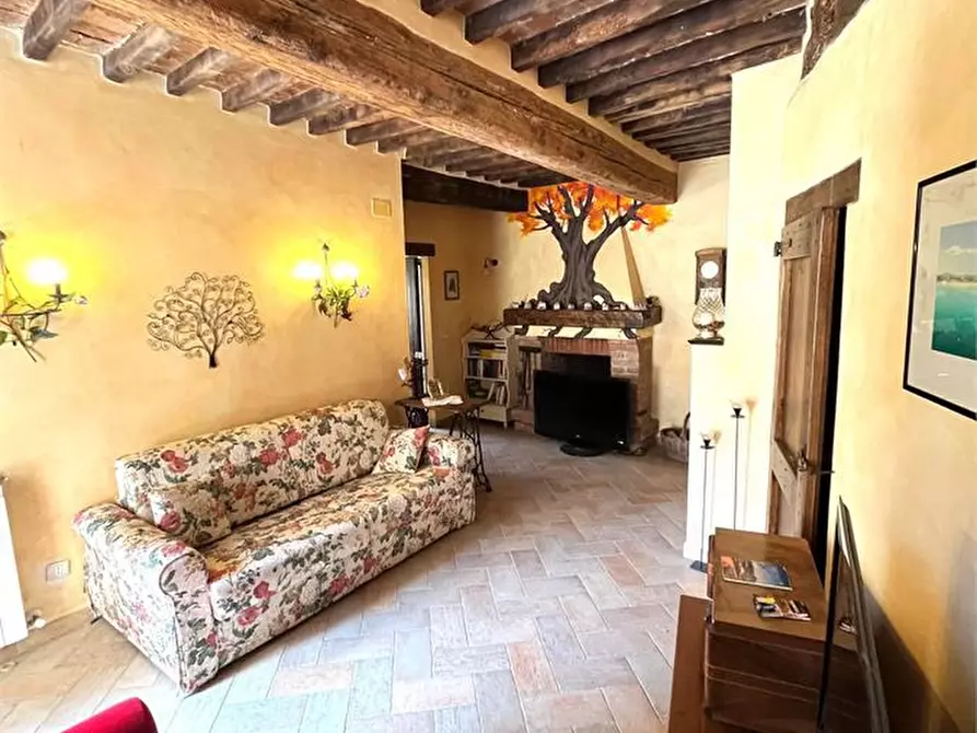 Immagine 1 di Appartamento in vendita  11 a Castiglione D'orcia