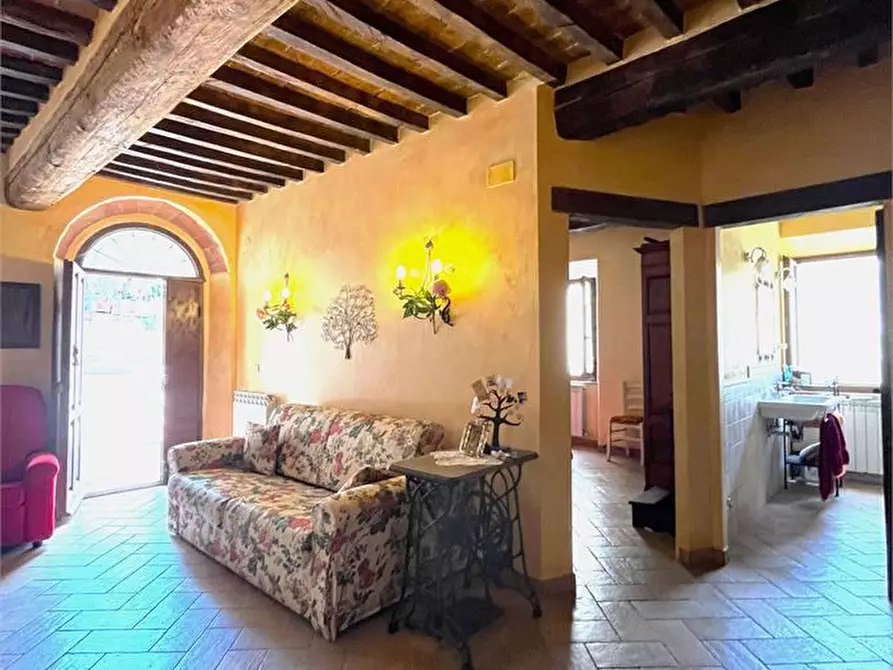 Immagine 2 di Appartamento in vendita  11 a Castiglione D'orcia