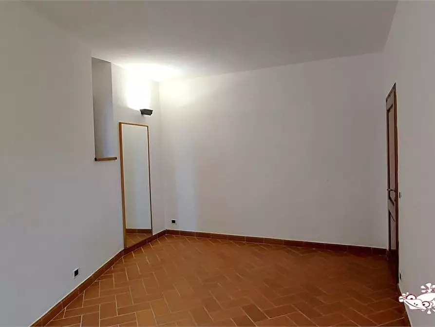 Immagine 5 di Appartamento in vendita  a San Gimignano