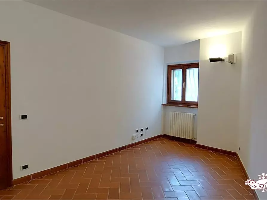 Immagine 4 di Appartamento in vendita  a San Gimignano