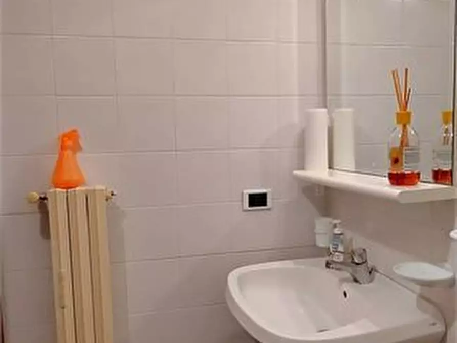 Immagine 9 di Appartamento in vendita  a San Gimignano