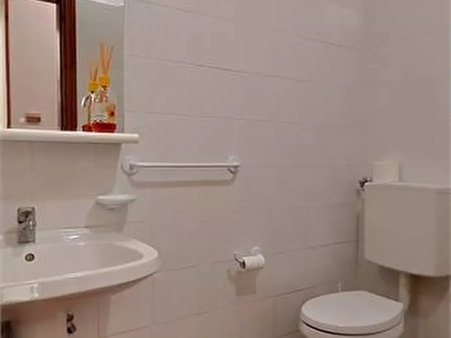 Immagine 10 di Appartamento in vendita  a San Gimignano