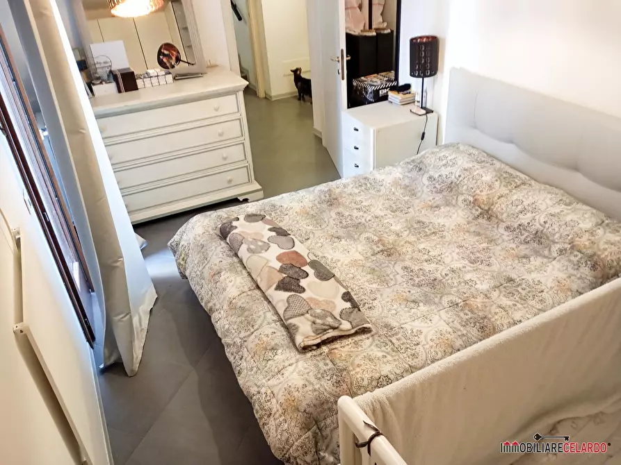 Immagine 10 di Appartamento in vendita  a Poggibonsi