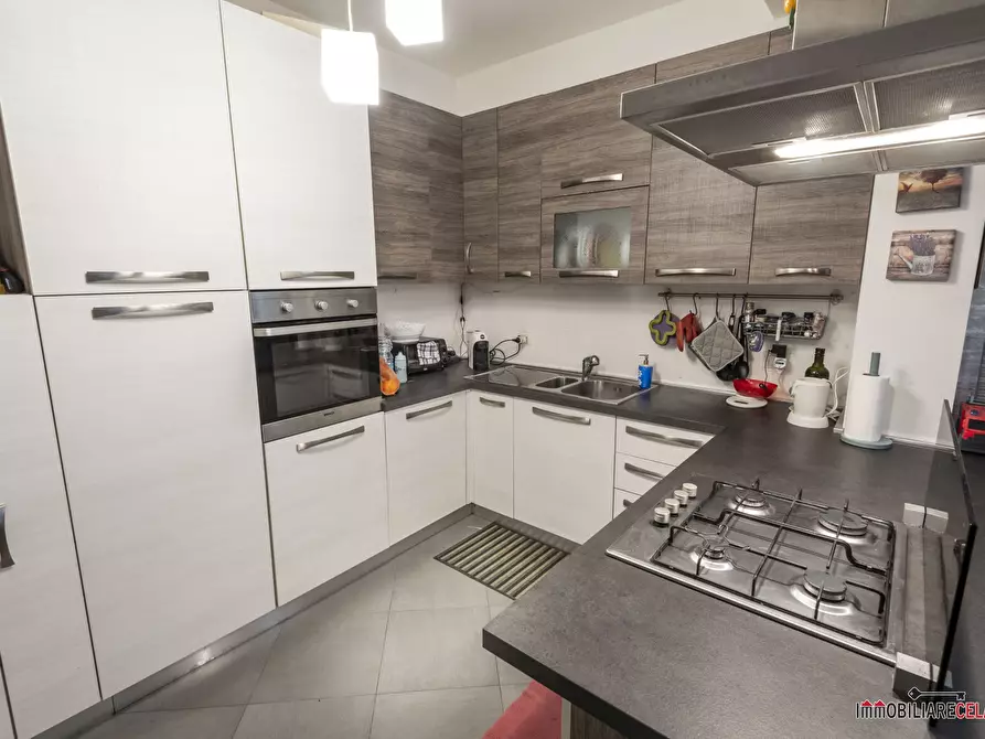 Immagine 5 di Appartamento in vendita  a Poggibonsi