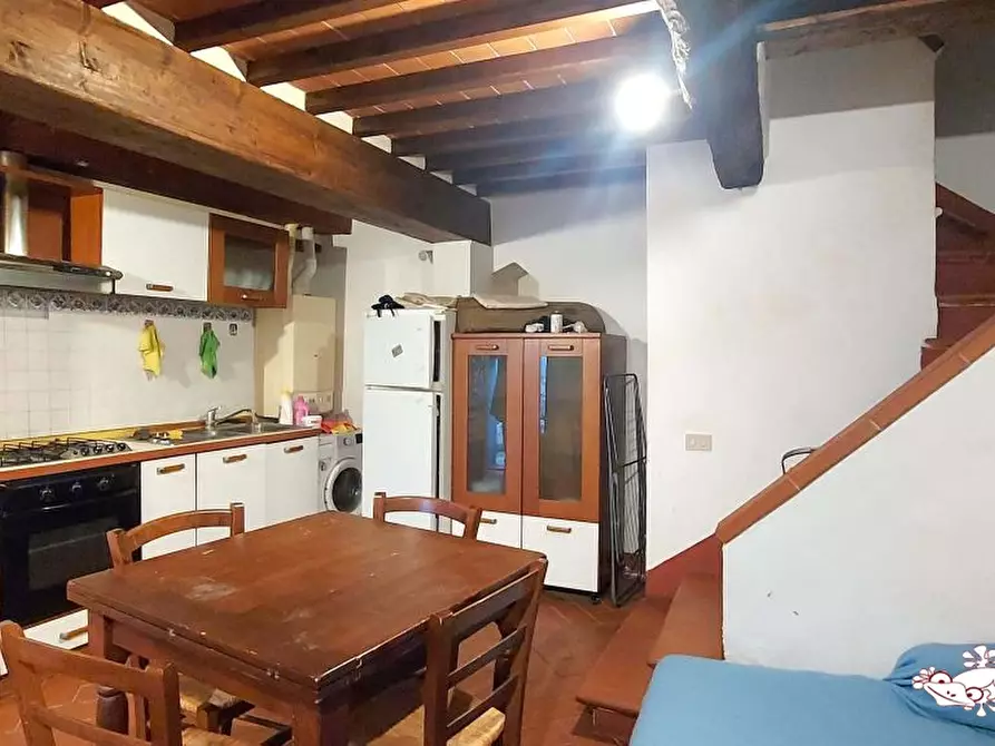 Immagine 2 di Appartamento in vendita  a San Gimignano