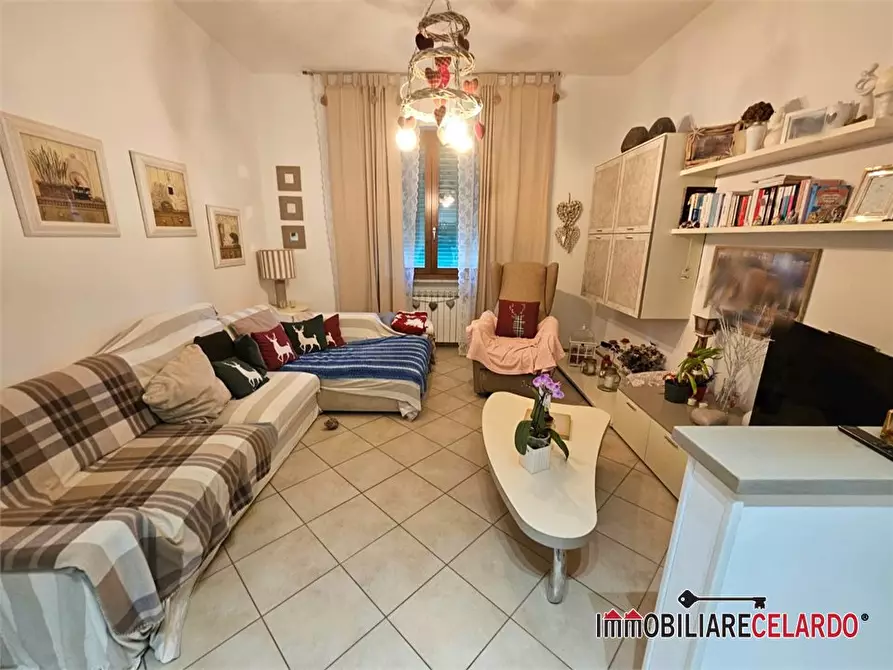 Immagine 2 di Appartamento in vendita  a Colle Di Val D'elsa