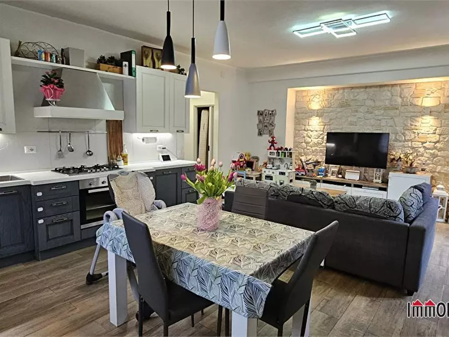 Immagine 7 di Appartamento in vendita  a Colle Di Val D'elsa