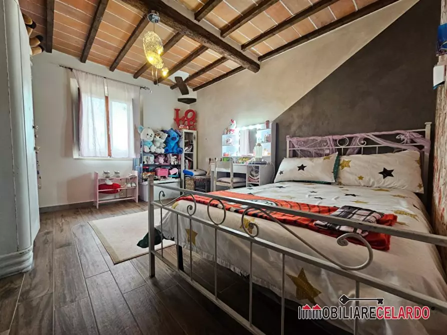 Immagine 10 di Appartamento in vendita  a Colle Di Val D'elsa