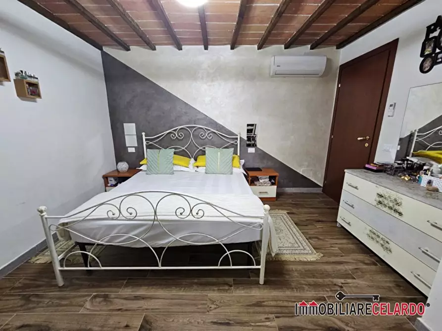 Immagine 8 di Appartamento in vendita  a Colle Di Val D'elsa