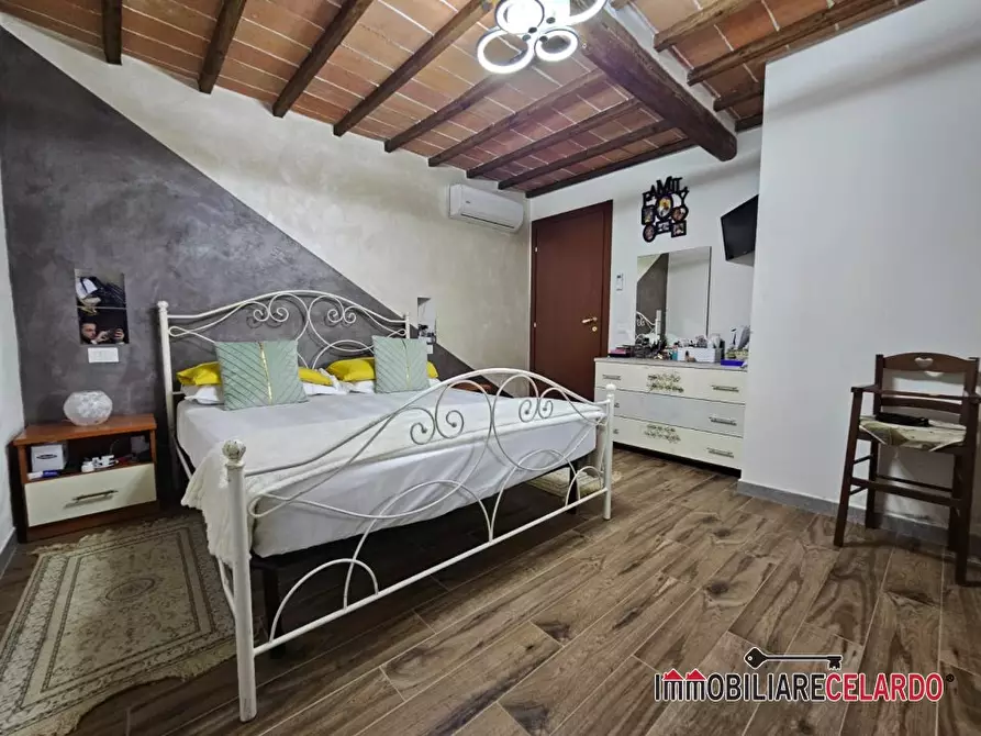 Immagine 7 di Appartamento in vendita  a Colle Di Val D'elsa