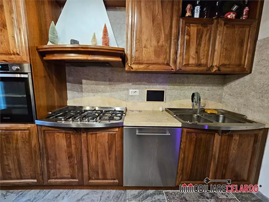 Immagine 8 di Appartamento in vendita  a Poggibonsi