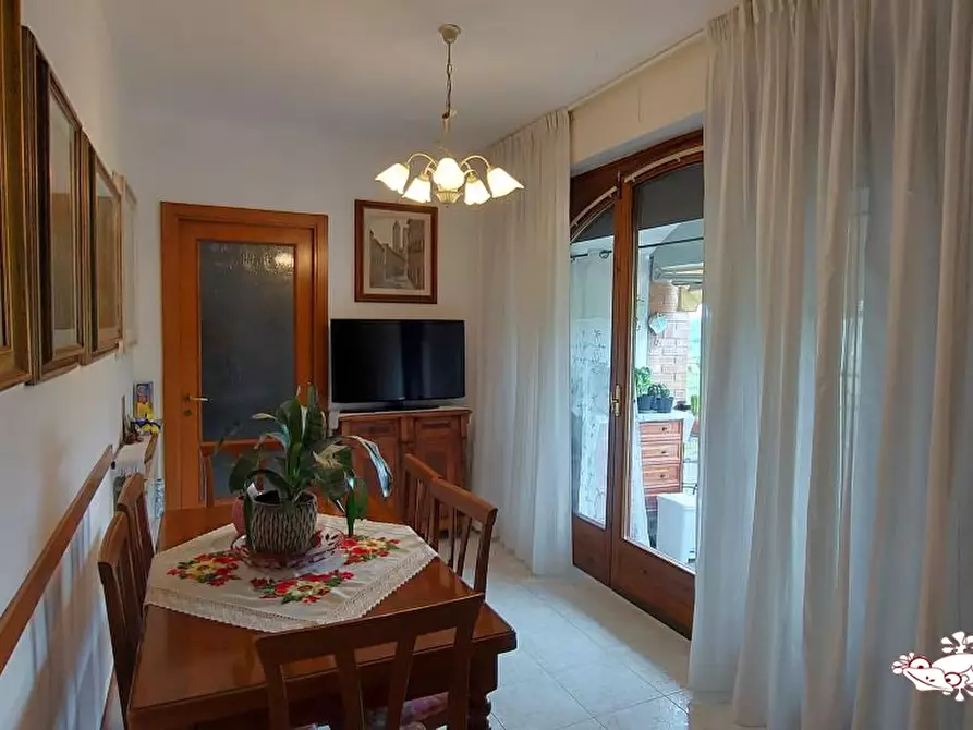 Immagine 4 di Appartamento in vendita  a San Gimignano