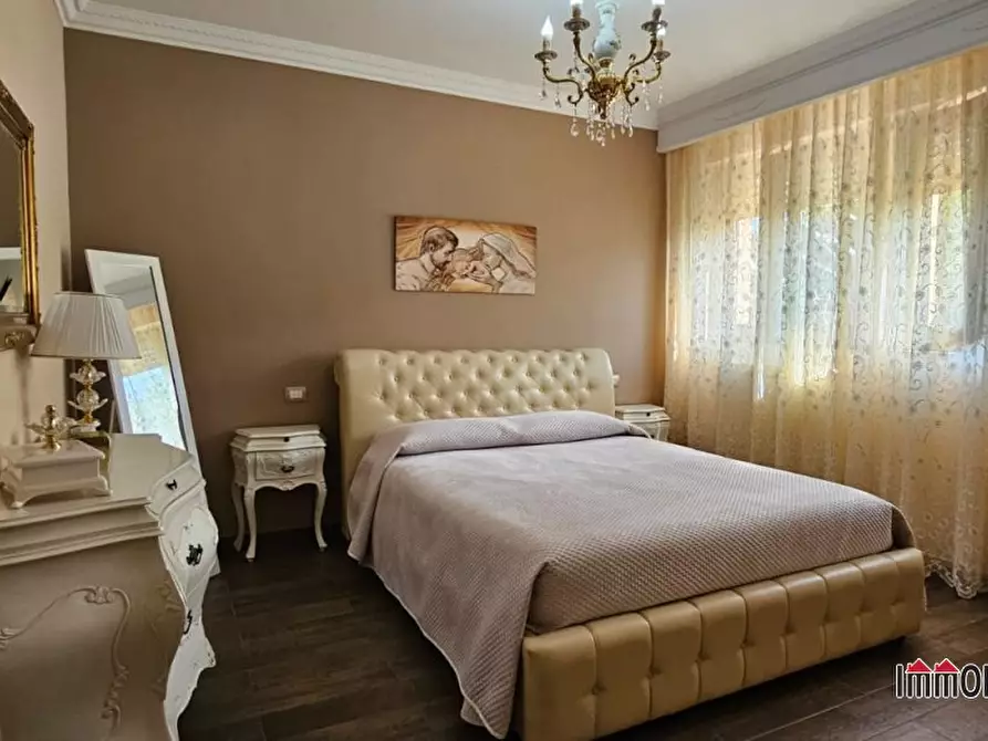 Immagine 9 di Appartamento in vendita  a Colle Di Val D'elsa