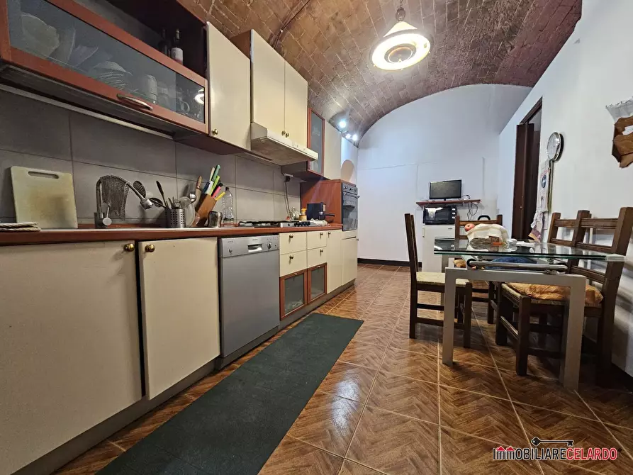 Immagine 3 di Appartamento in vendita  a Siena