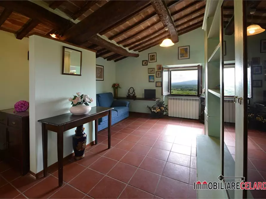 Immagine 4 di Appartamento in vendita  a San Gimignano