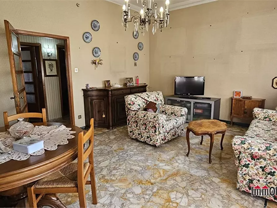Immagine 3 di Appartamento in vendita  a Siena