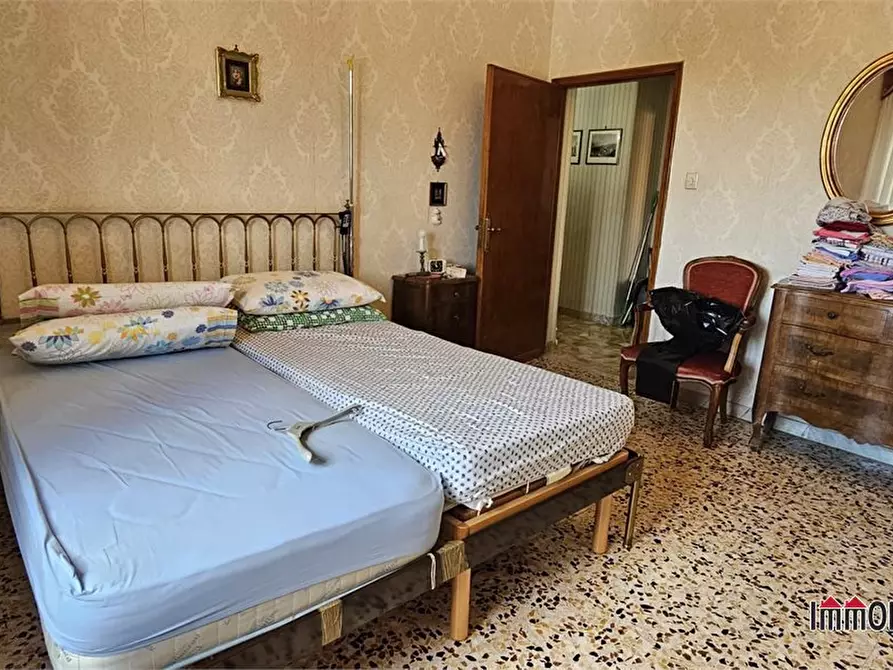 Immagine 10 di Appartamento in vendita  a Siena