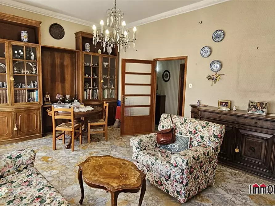 Immagine 4 di Appartamento in vendita  a Siena