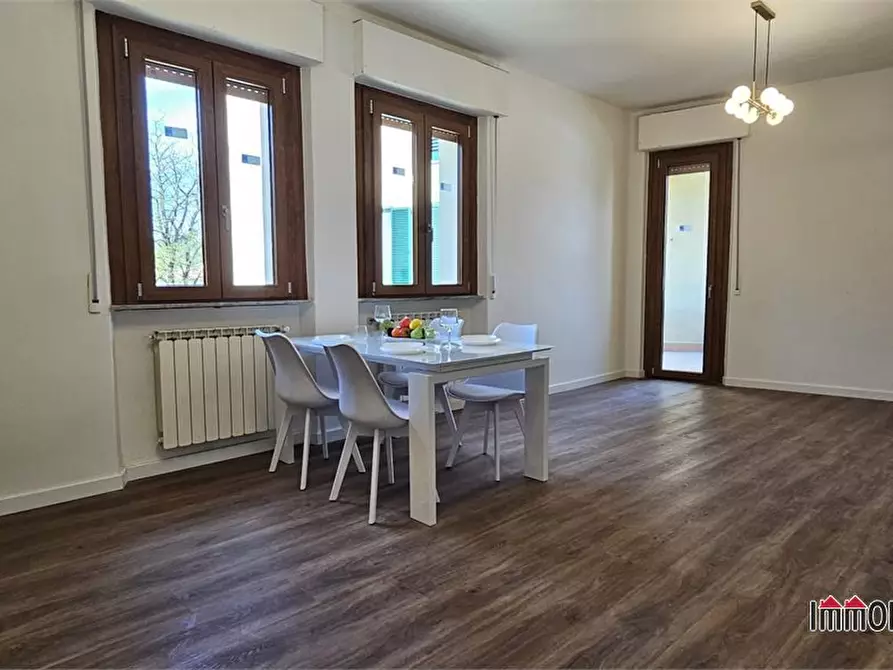 Immagine 10 di Appartamento in vendita  a Colle Di Val D'elsa