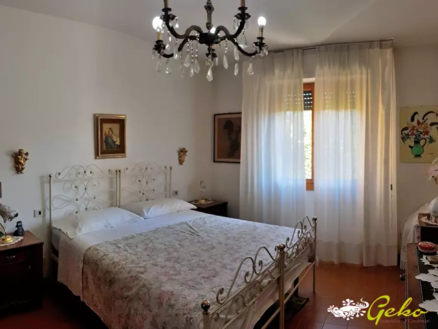 Immagine 6 di Appartamento in vendita  a San Gimignano