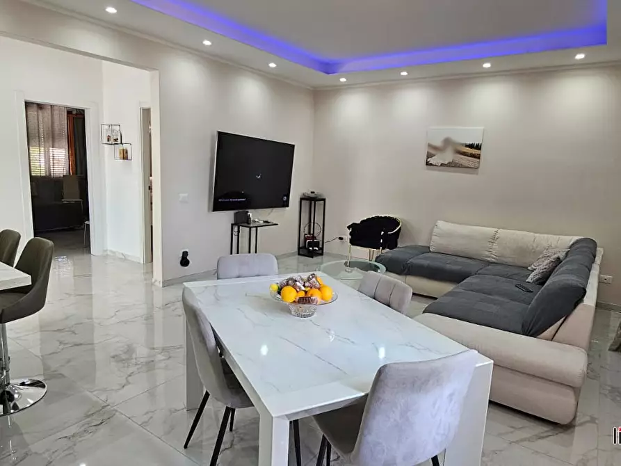 Immagine 9 di Appartamento in vendita  a Colle Di Val D'elsa