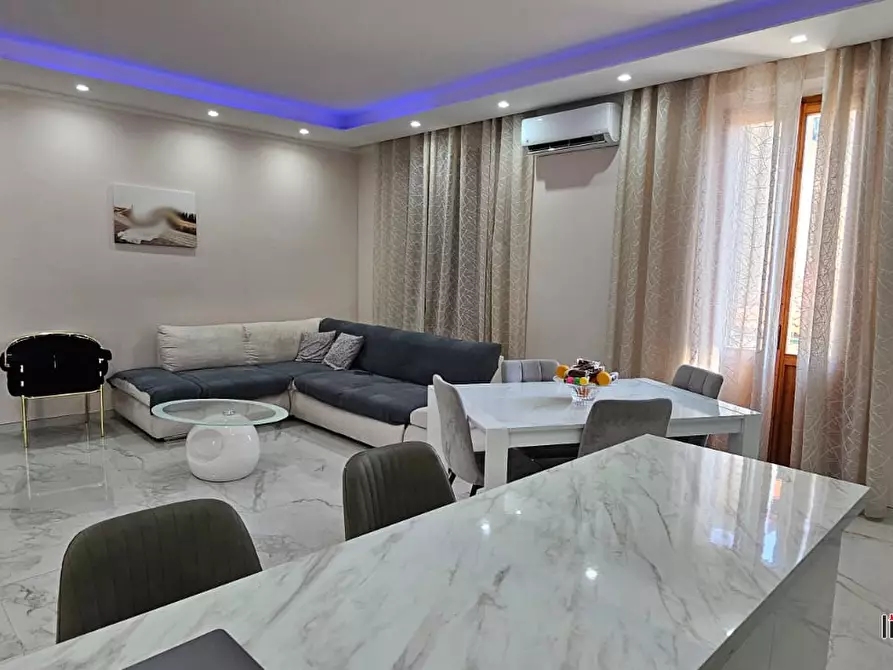 Immagine 8 di Appartamento in vendita  a Colle Di Val D'elsa