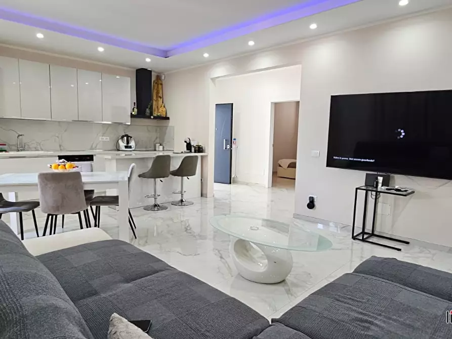 Immagine 5 di Appartamento in vendita  a Colle Di Val D'elsa