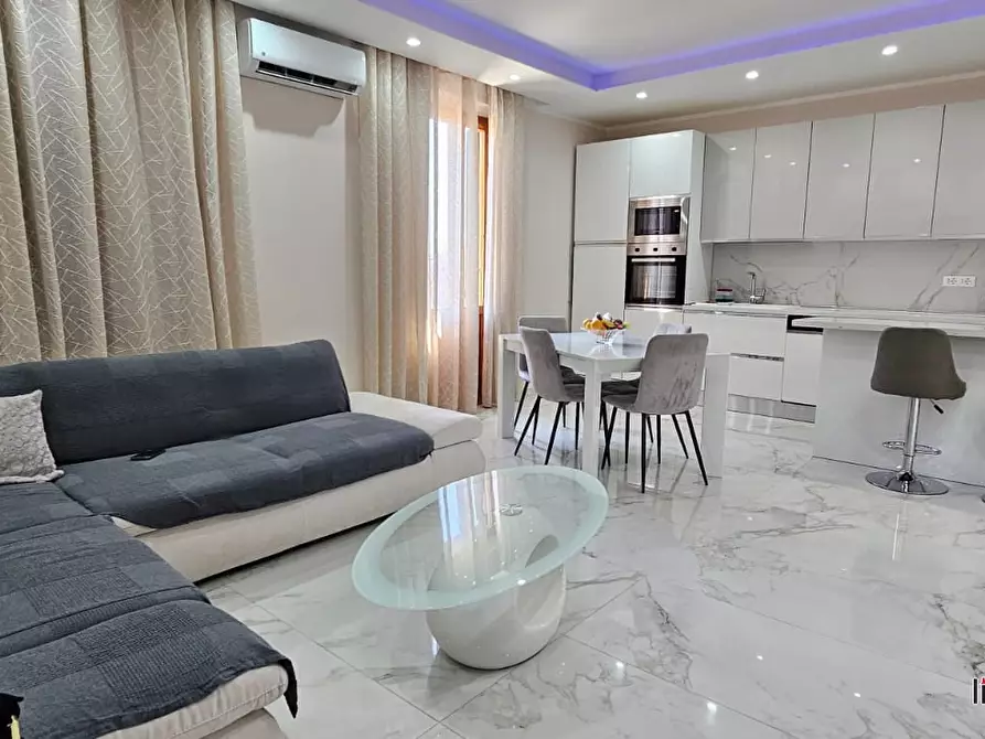 Immagine 6 di Appartamento in vendita  a Colle Di Val D'elsa