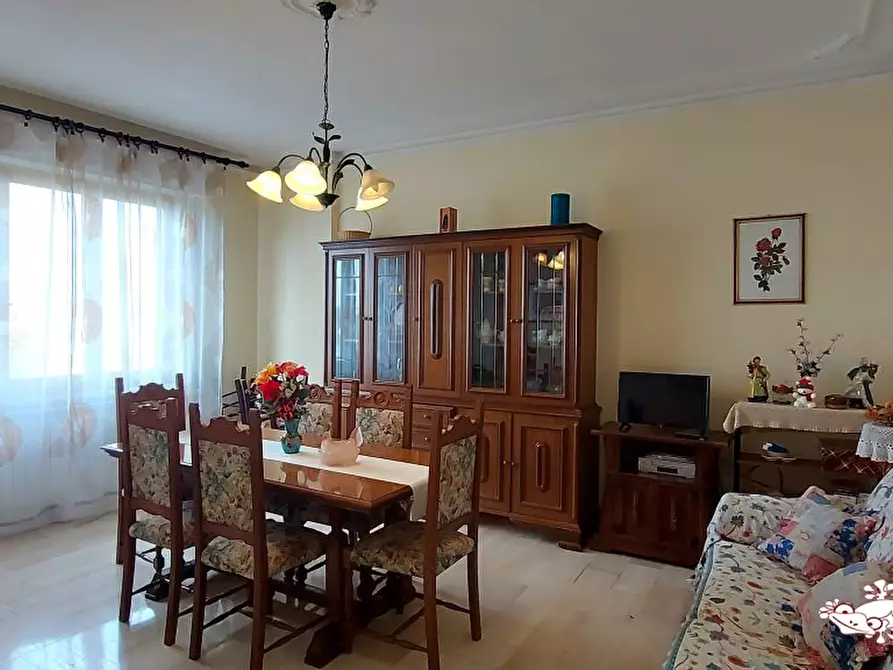 Immagine 3 di Appartamento in vendita  a San Gimignano