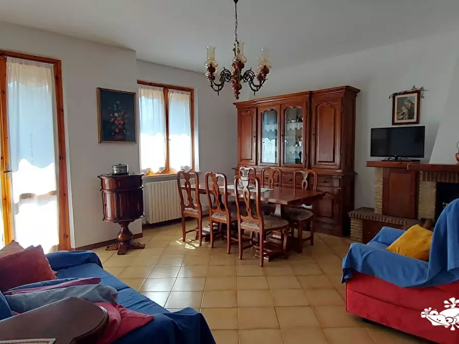 Immagine 4 di Appartamento in vendita  a San Gimignano