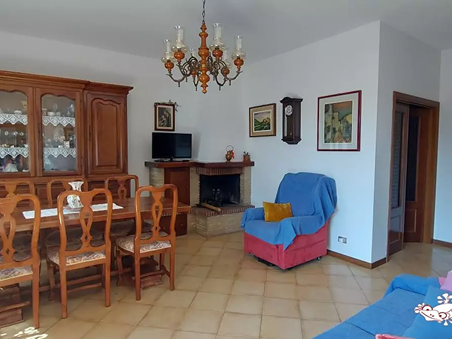 Immagine 2 di Appartamento in vendita  a San Gimignano