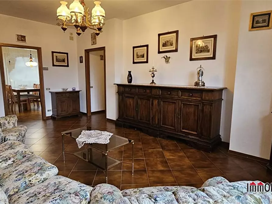 Immagine 3 di Appartamento in vendita  a Colle Di Val D'elsa