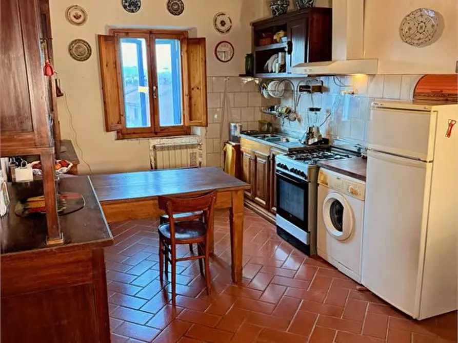 Immagine 2 di Appartamento in vendita  a Casole D'elsa
