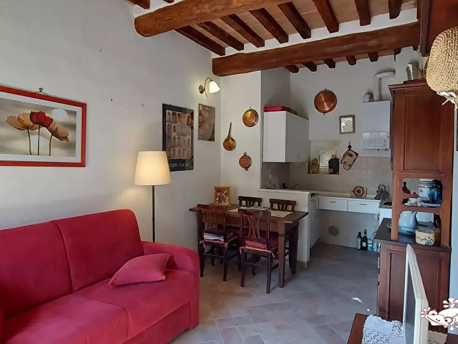 Immagine 2 di Appartamento in vendita  a San Gimignano