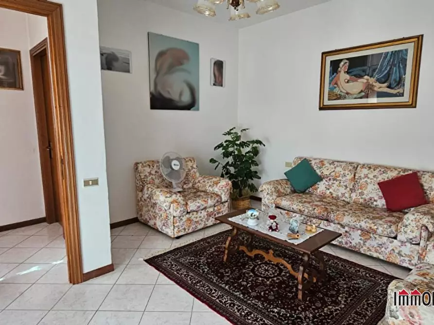 Immagine 2 di Appartamento in vendita  a Casole D'elsa