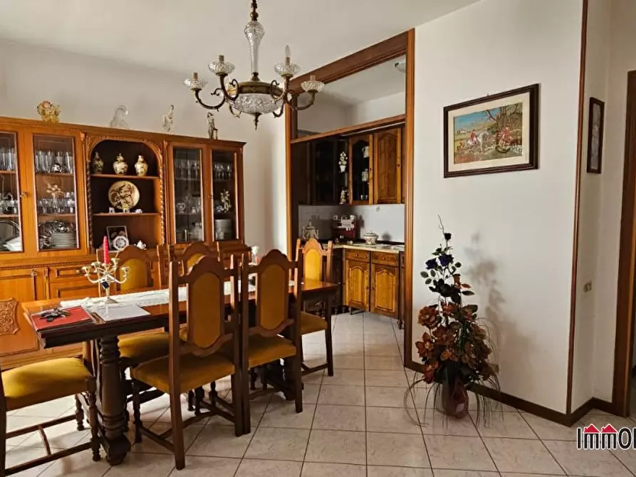 Immagine 5 di Appartamento in vendita  a Casole D'elsa