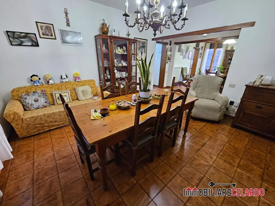 Immagine 6 di Appartamento in vendita  a Casole D'elsa