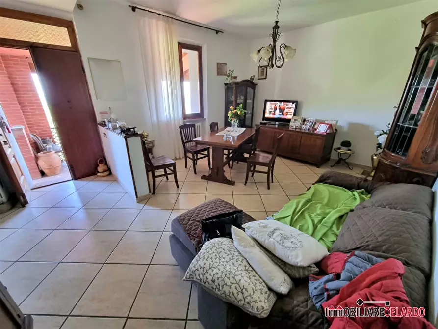 Immagine 2 di Appartamento in vendita  a Casole D'elsa