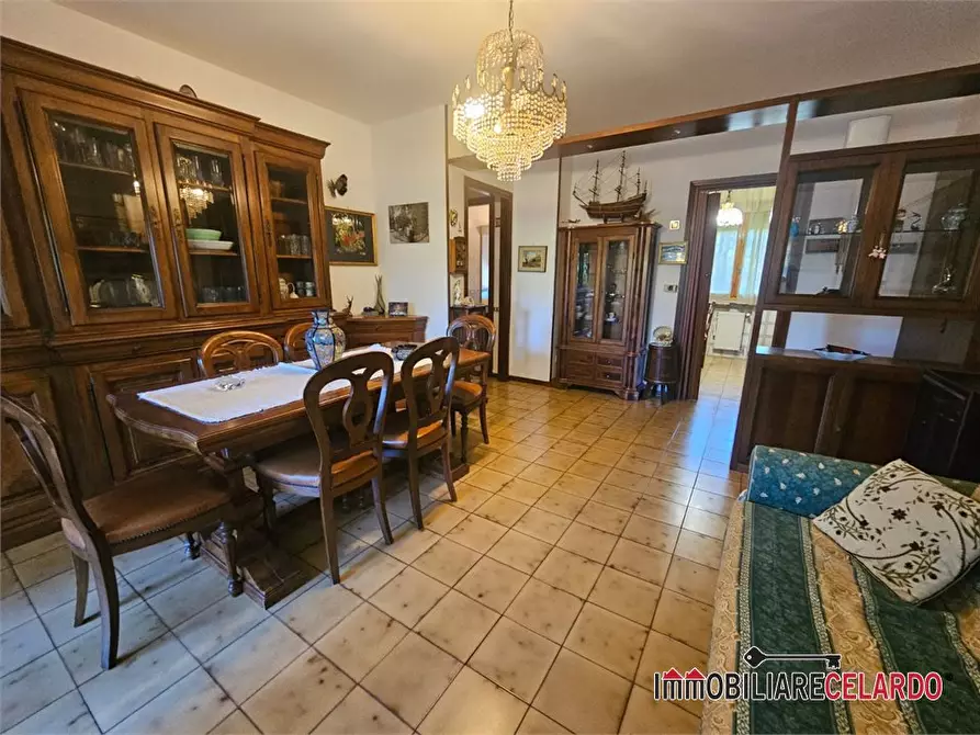 Immagine 5 di Appartamento in vendita  a Colle Di Val D'elsa