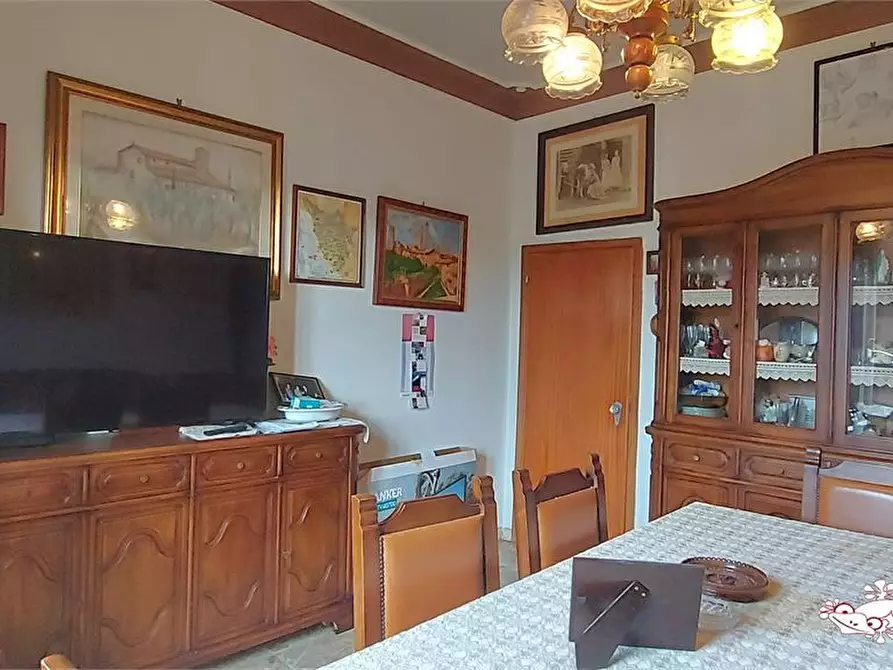 Immagine 3 di Appartamento in vendita  a San Gimignano