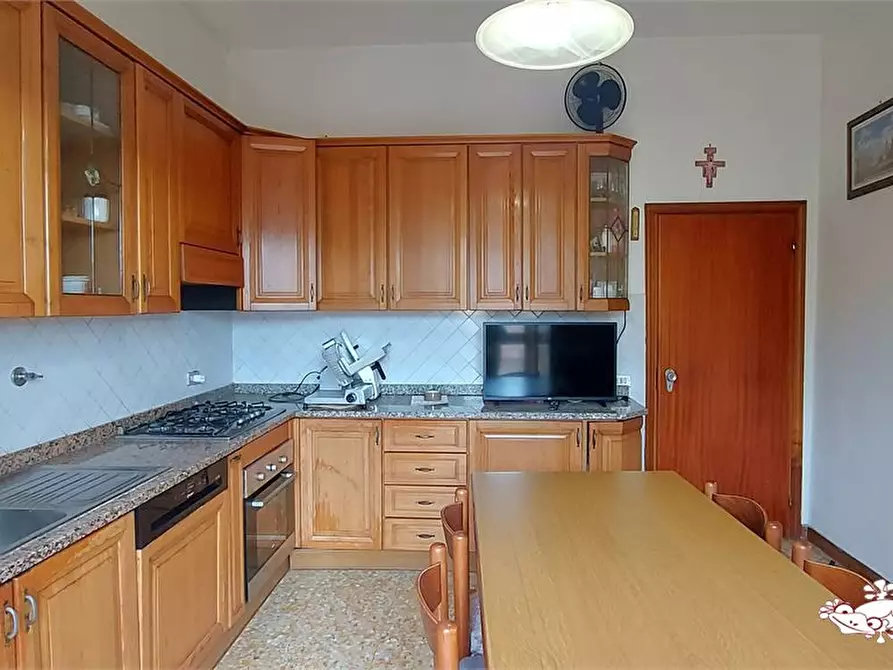 Immagine 9 di Appartamento in vendita  a San Gimignano