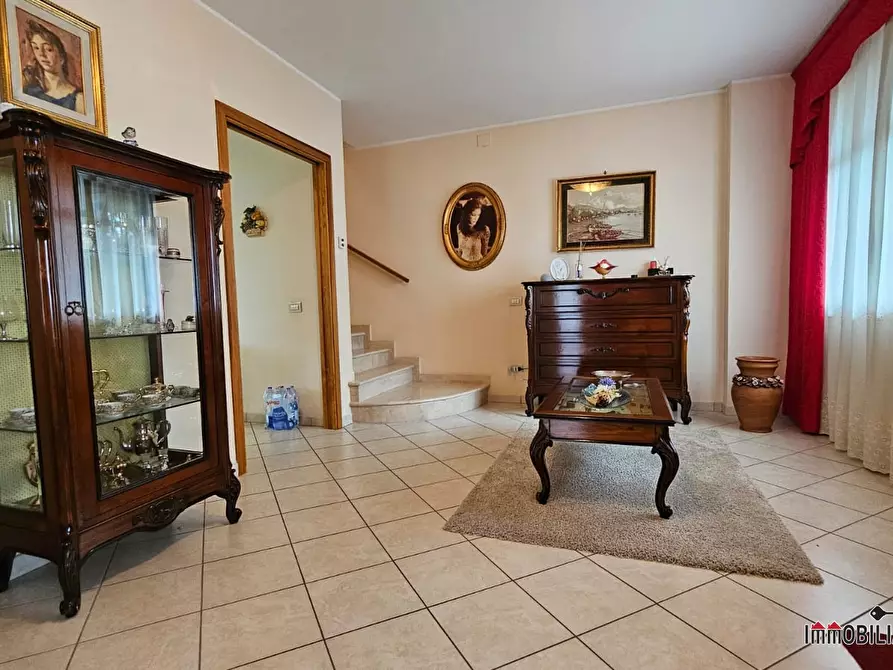 Immagine 9 di Appartamento in vendita  a Colle Di Val D'elsa