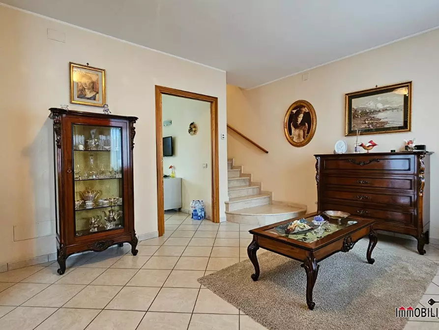 Immagine 10 di Appartamento in vendita  a Colle Di Val D'elsa